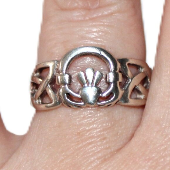 Sterling Silver Celtic Knot Claddagh Ring - Picture 6 of 6